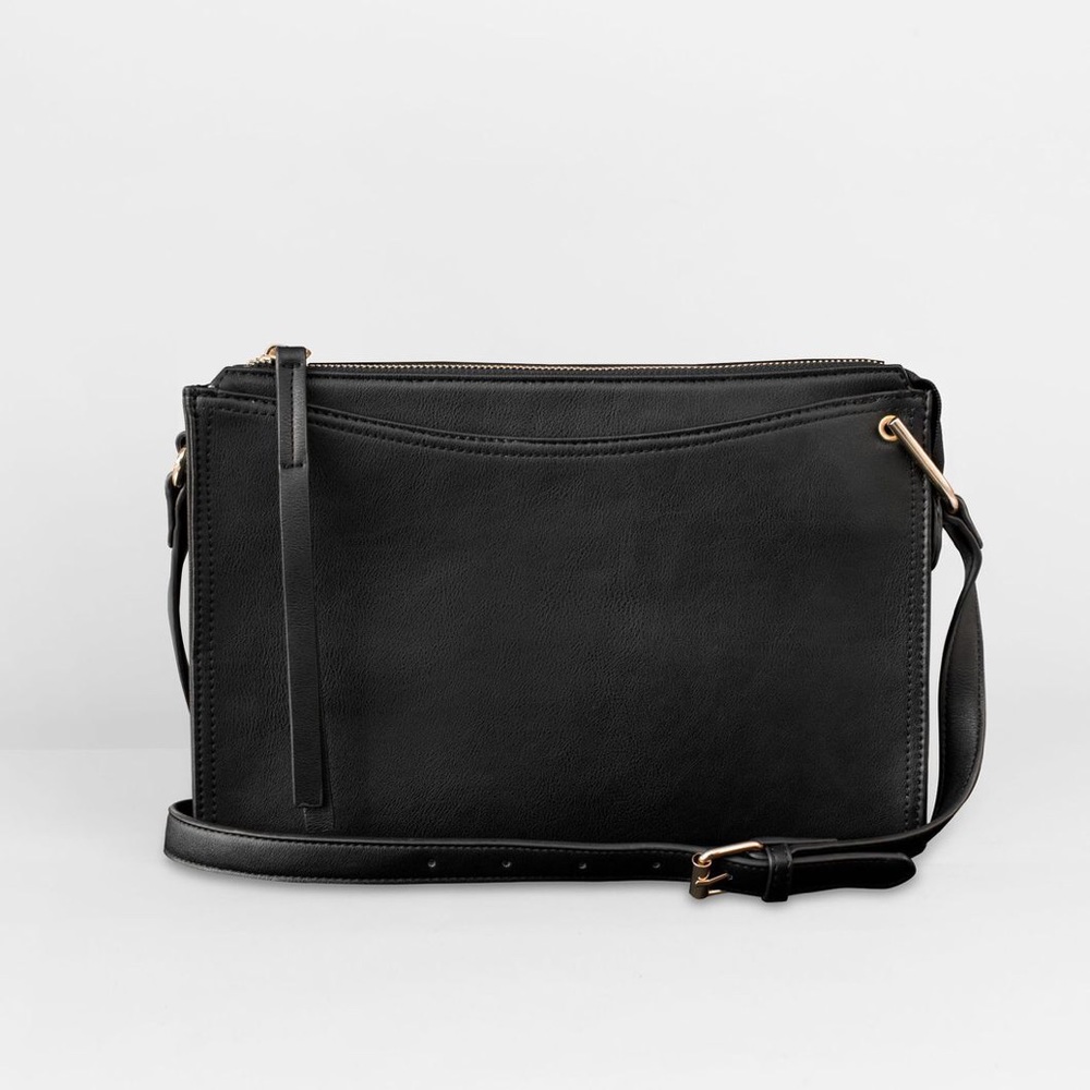 Urban Originals Vegan Leather Purse NWT
